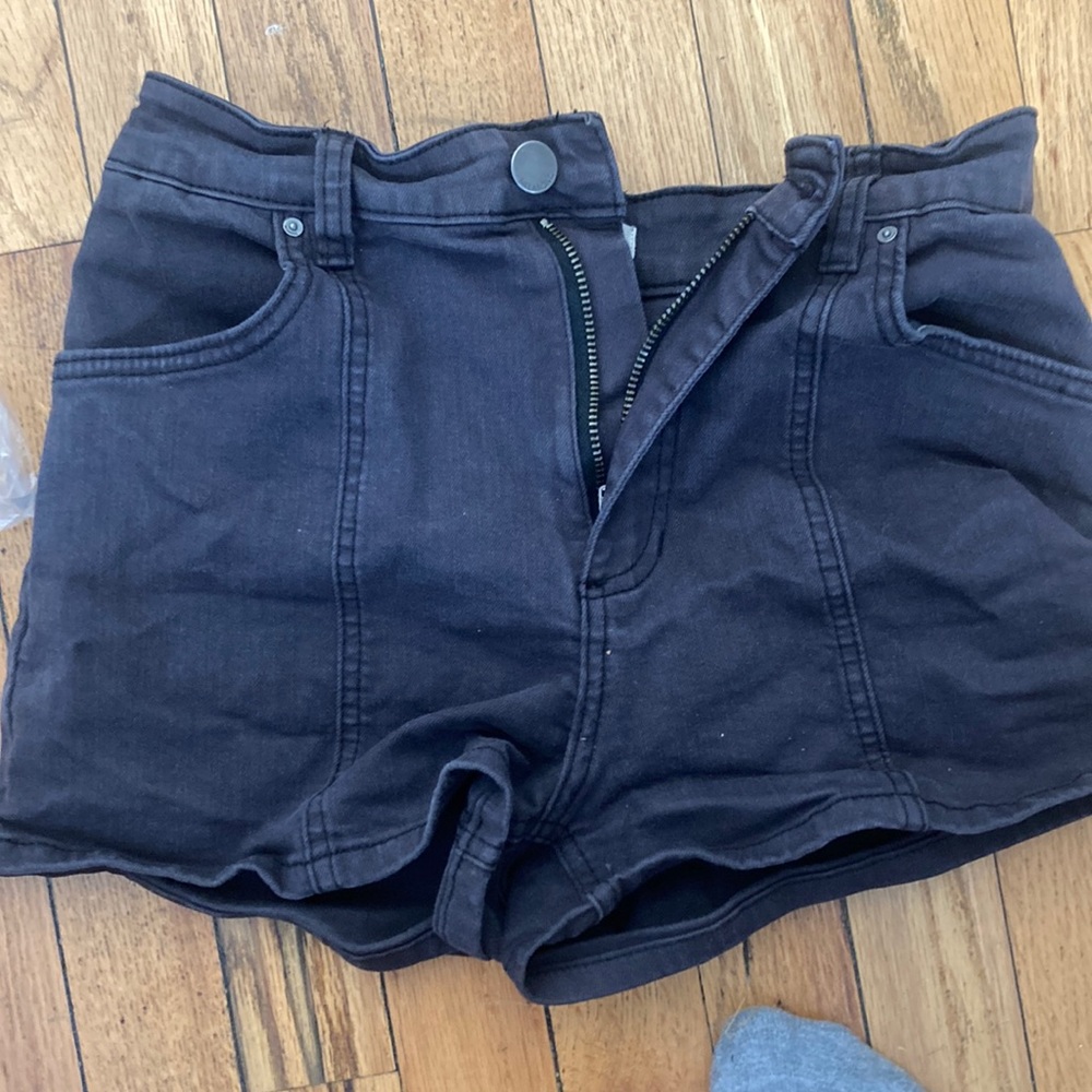 Black Billabong shorts
